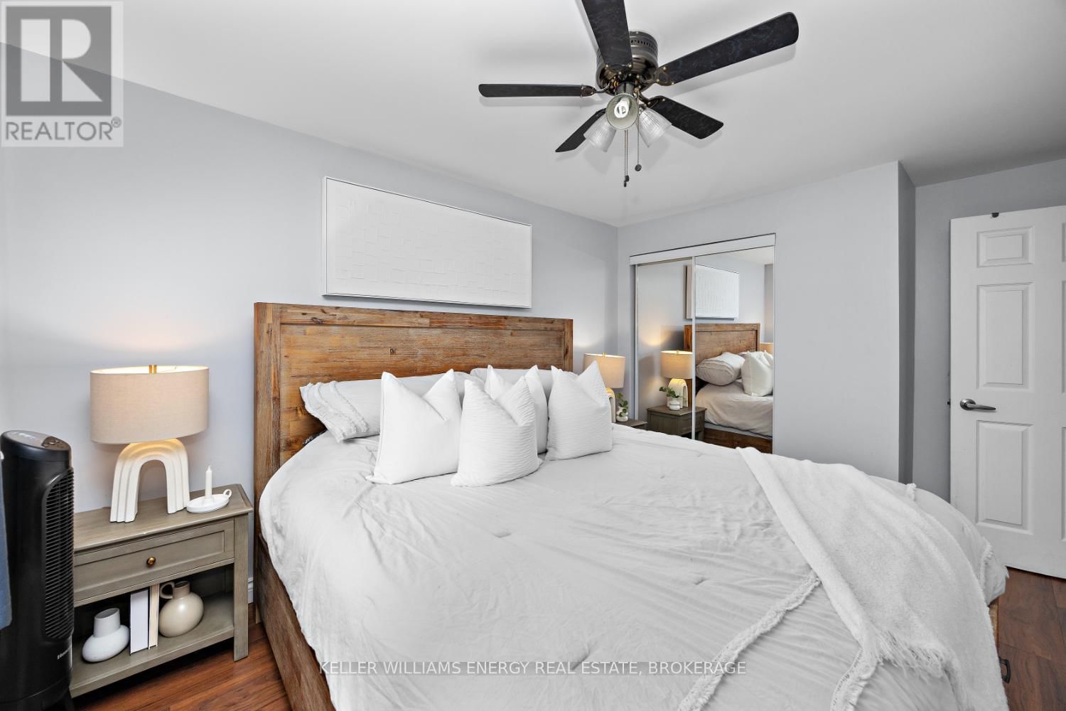52 VANCOUVER COURT Image 11