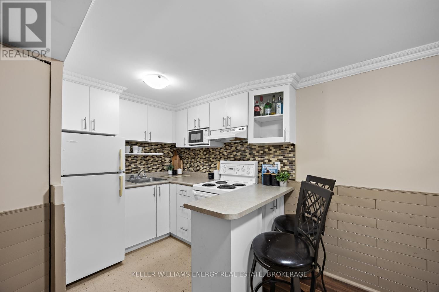 52 VANCOUVER COURT Image 17