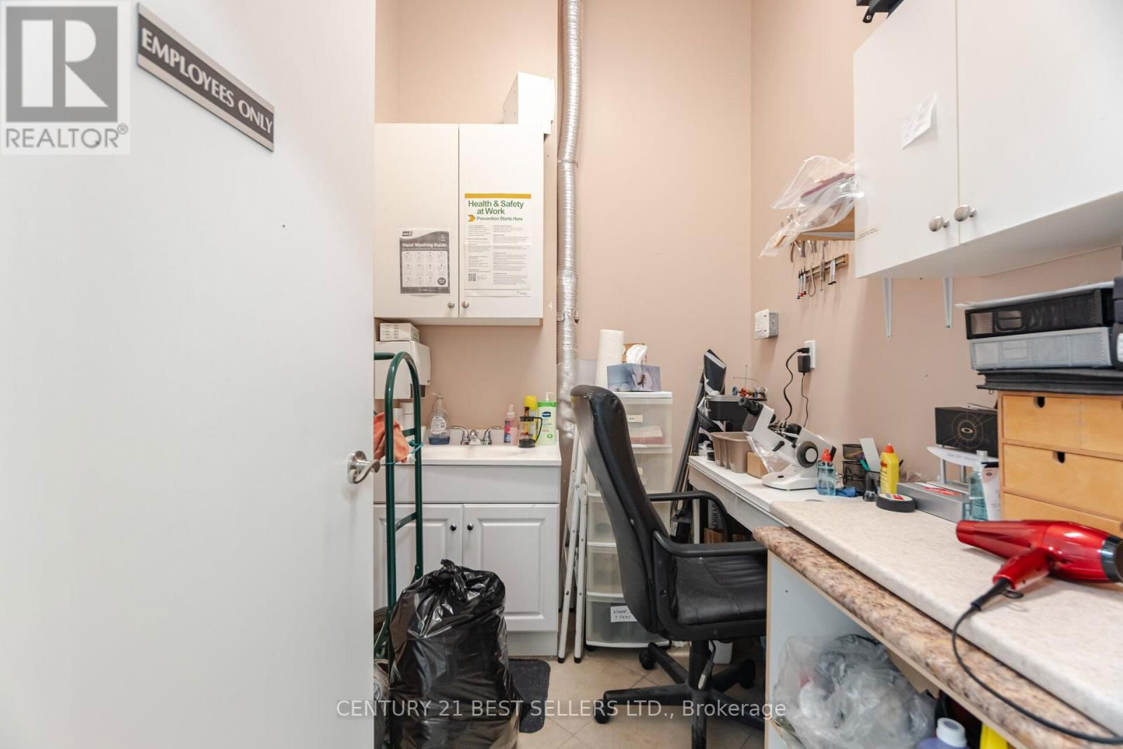 111 - 1585 MARKHAM ROAD Image 19