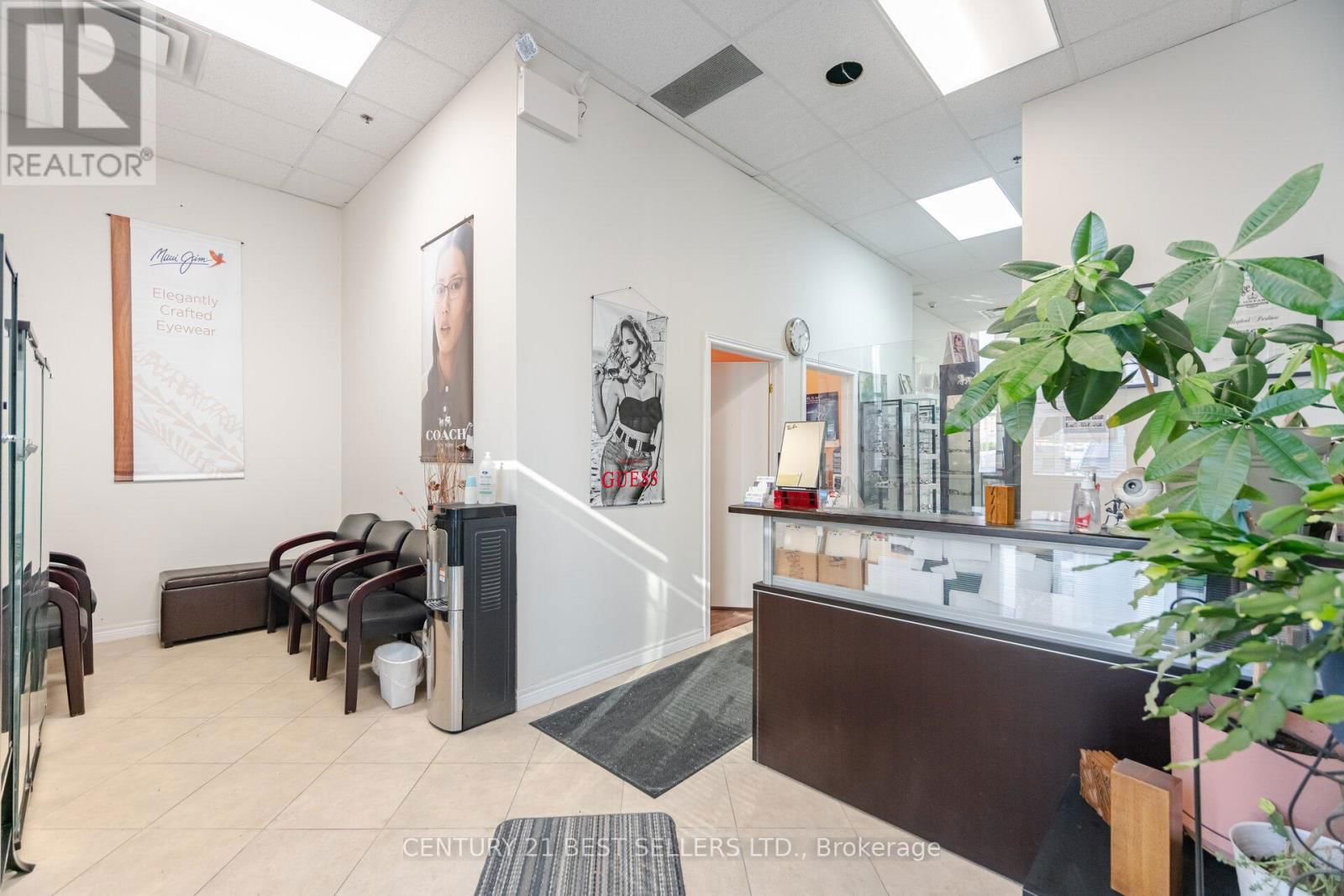 111 - 1585 MARKHAM ROAD Image 4