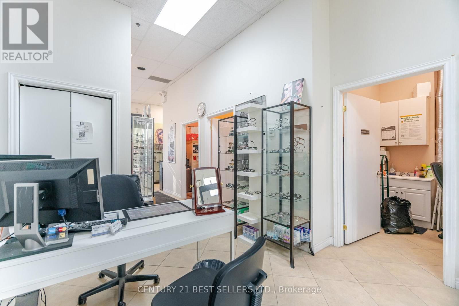 111 - 1585 MARKHAM ROAD Image 9