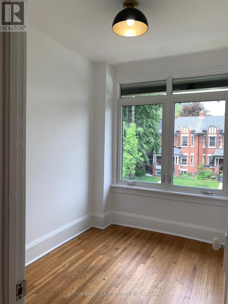 55 BROWNING AVENUE Image 12