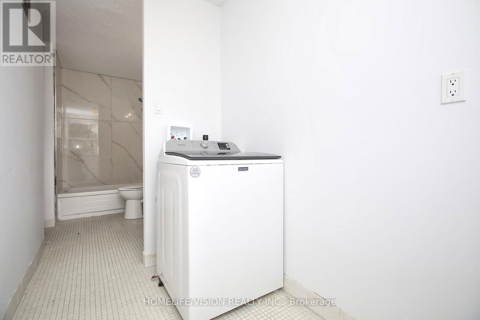 207 - 1071 WOODBINE AVENUE Image 14