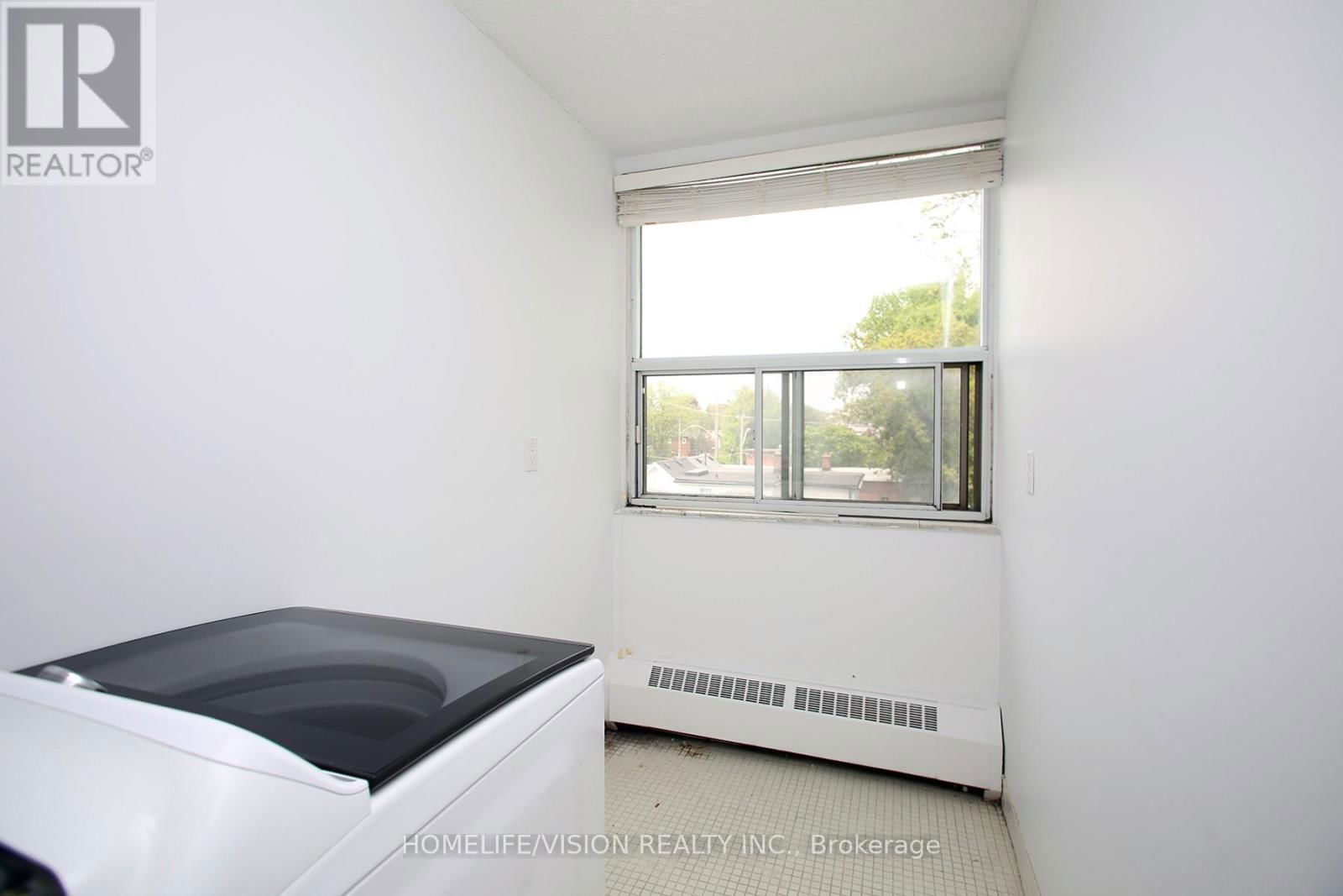 207 - 1071 WOODBINE AVENUE Image 16