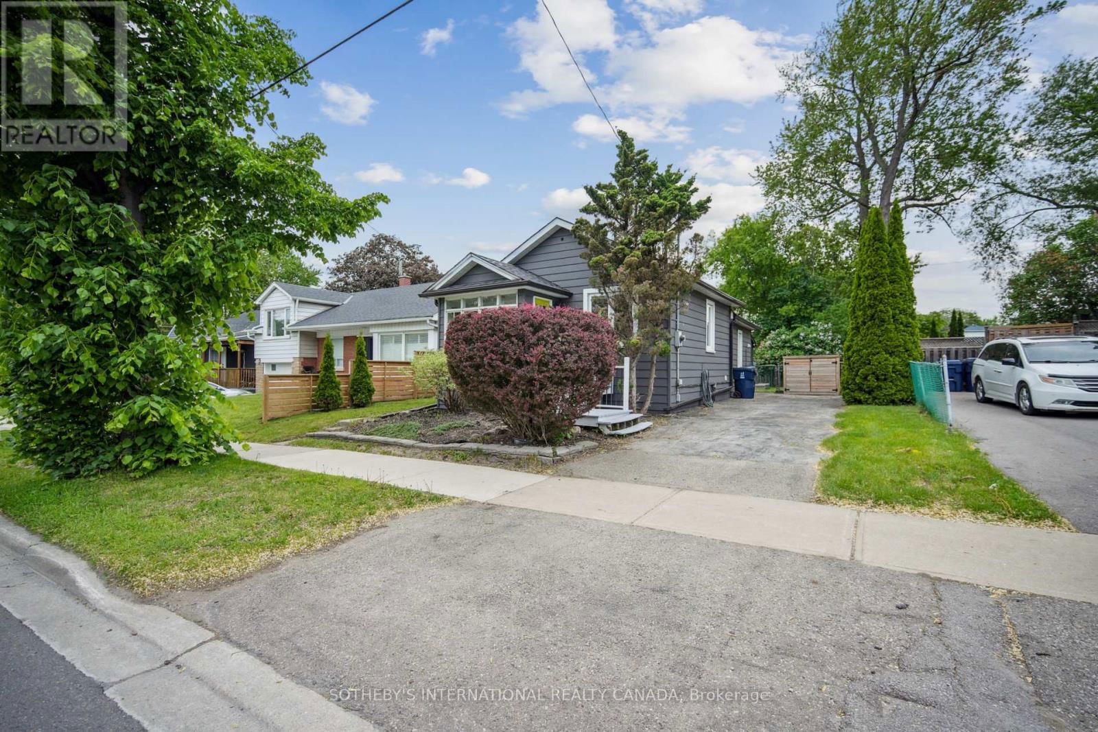 3722 ST. CLAIR AVENUE EAST Image 3