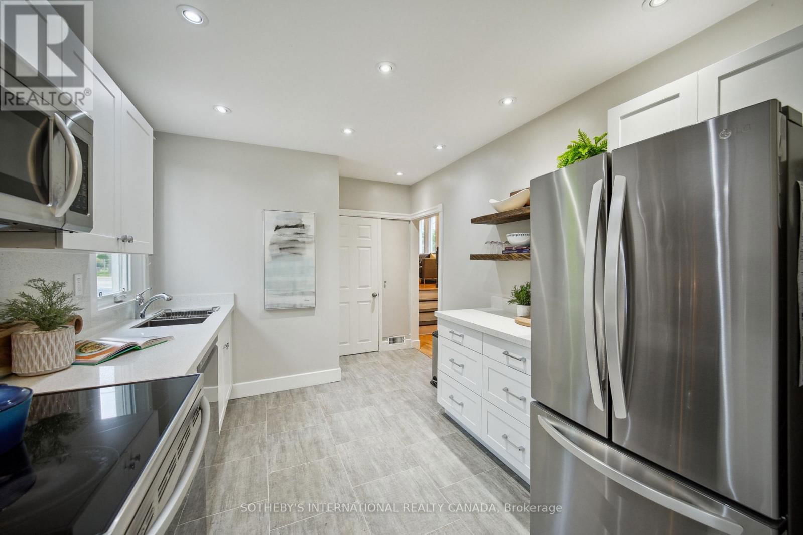 3722 ST. CLAIR AVENUE EAST Image 30