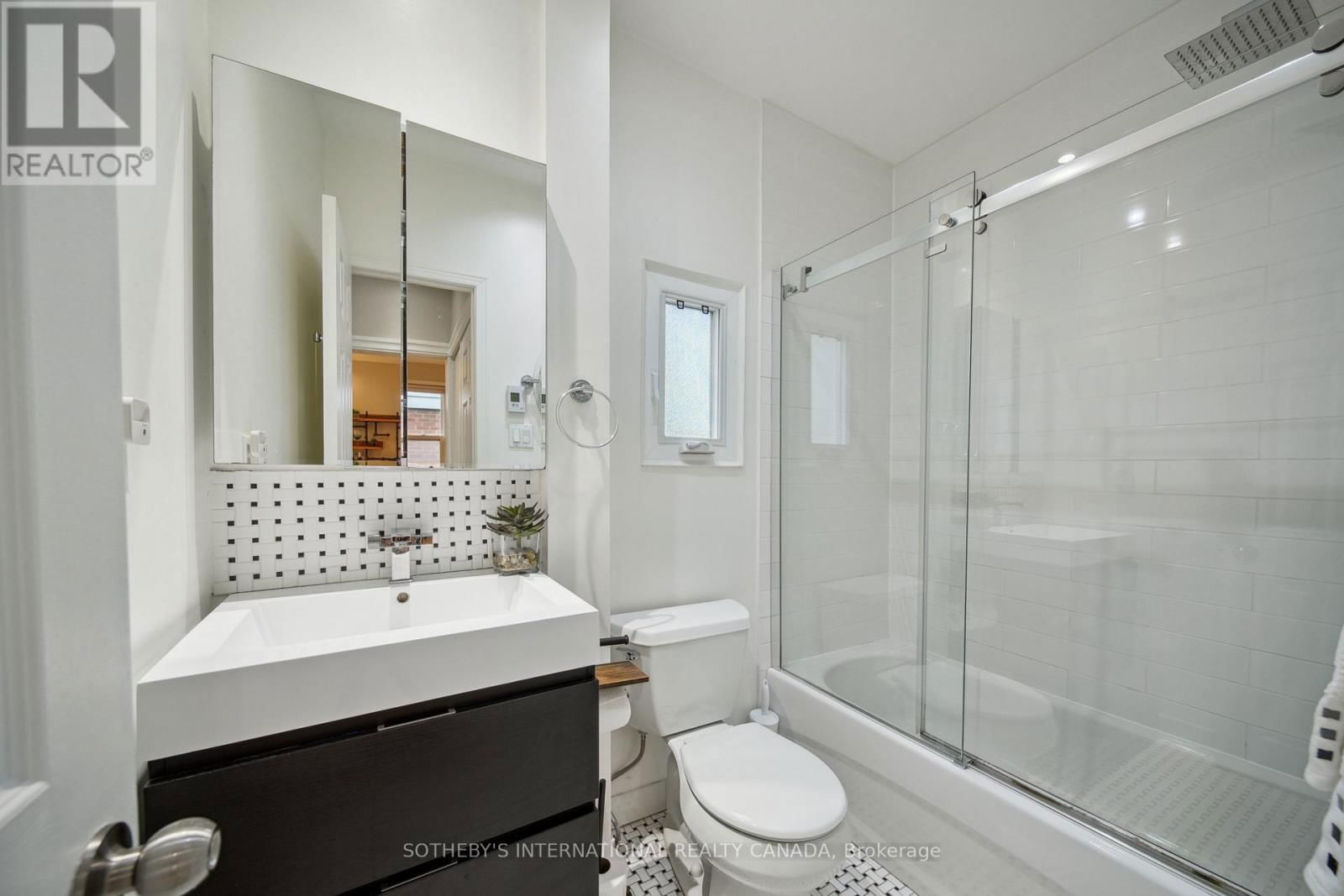 3722 ST. CLAIR AVENUE EAST Image 33