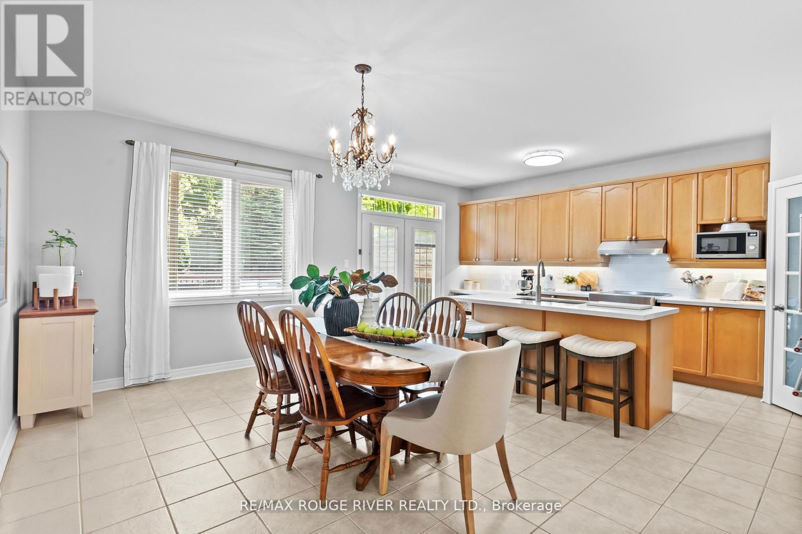 11 MAPLE EDGE LANE Image 12