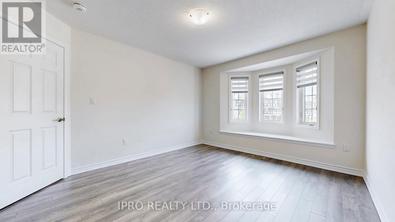 1145 DRAGONFLY AVENUE Image 32