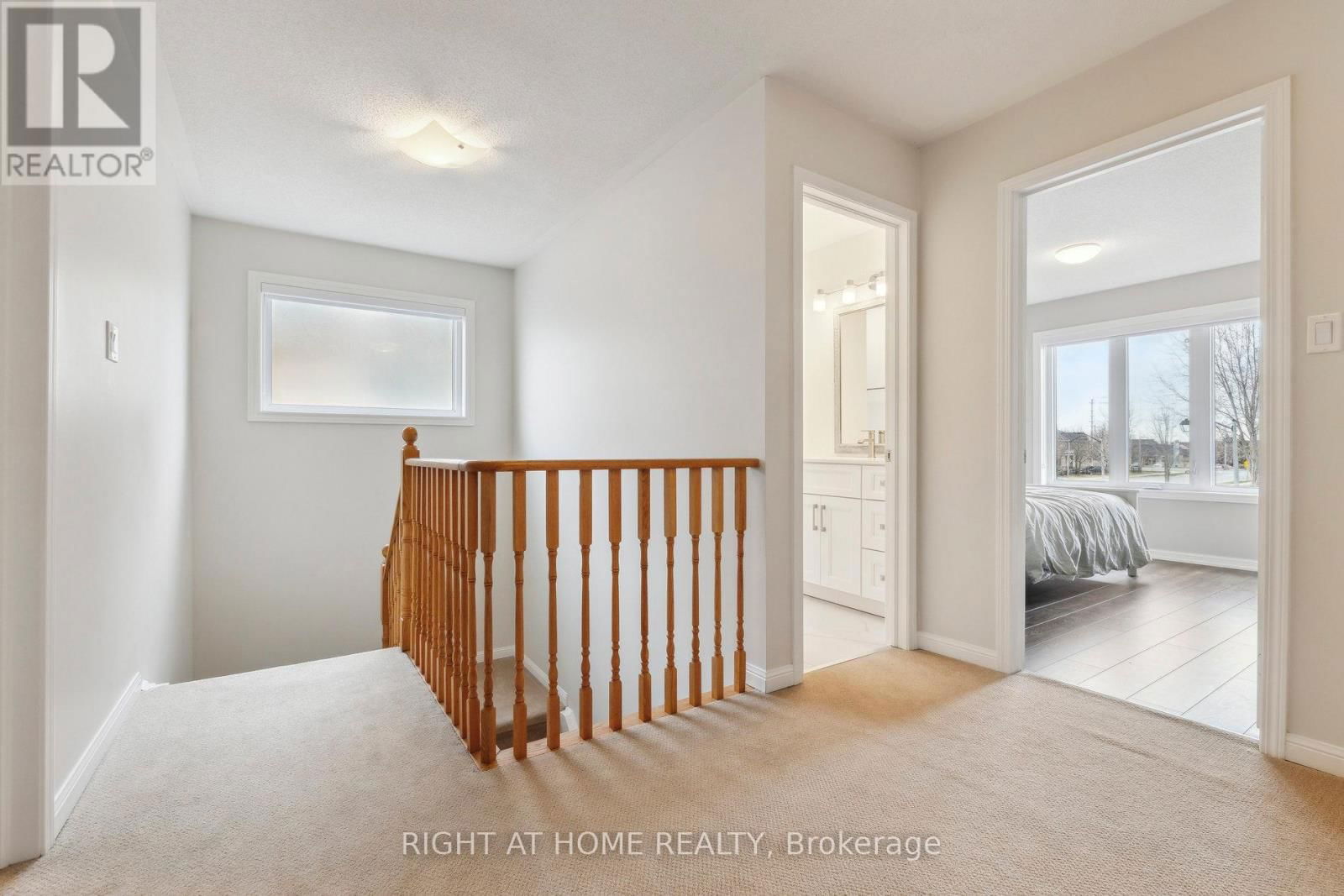 92 LONGUEUIL PLACE Image 19