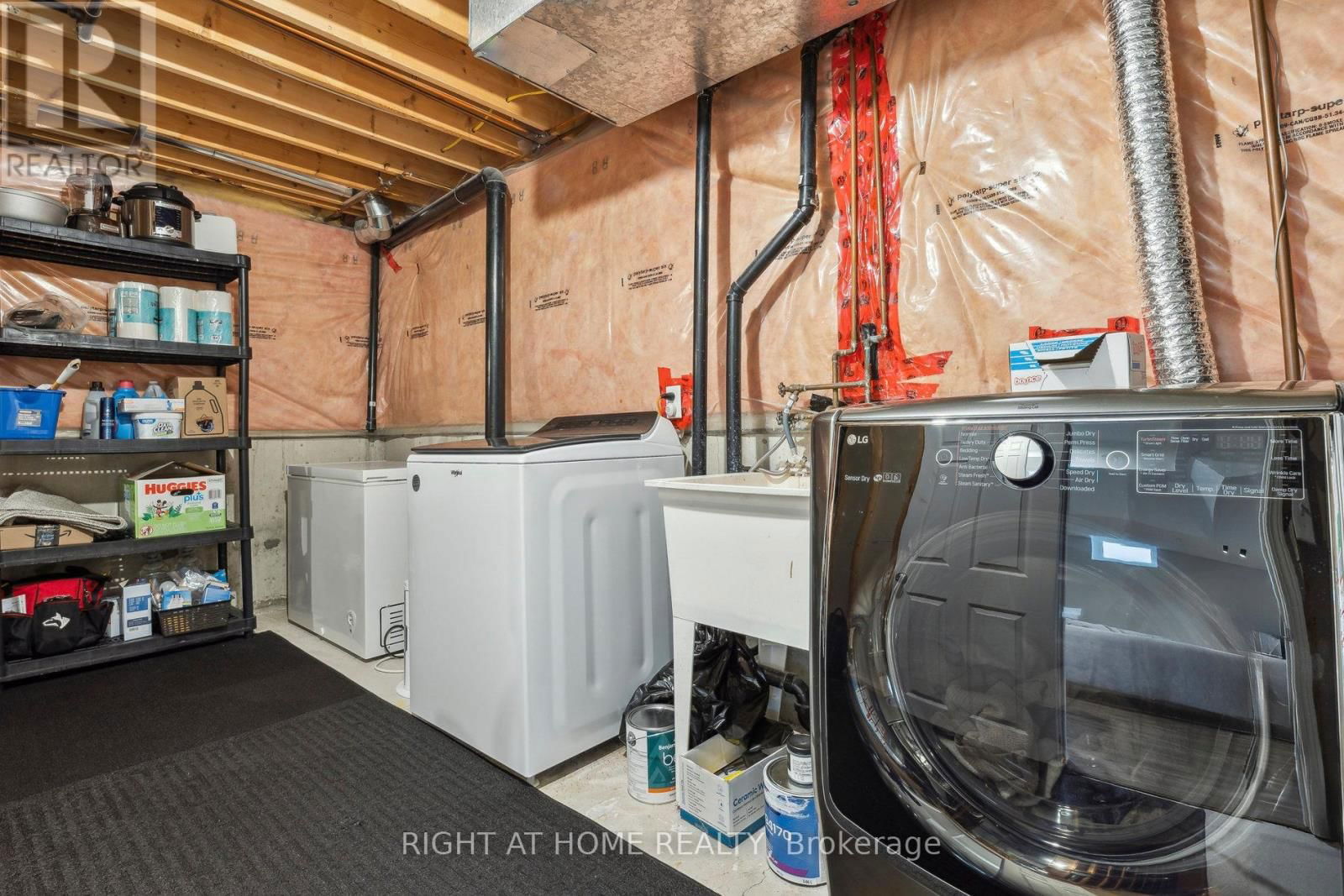 92 LONGUEUIL PLACE Image 40