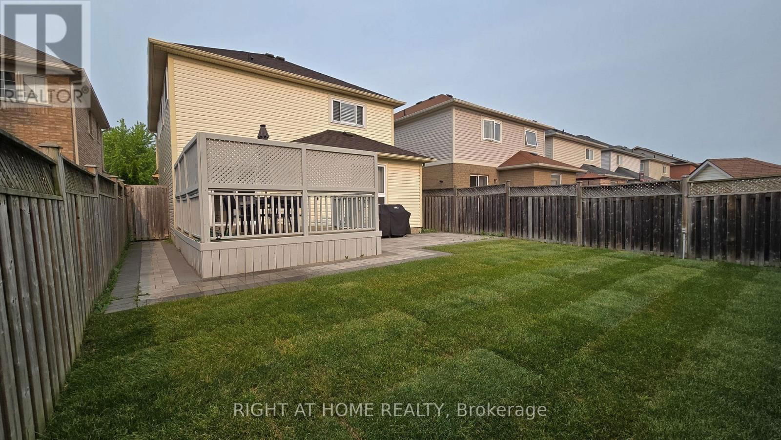 92 LONGUEUIL PLACE Image 44