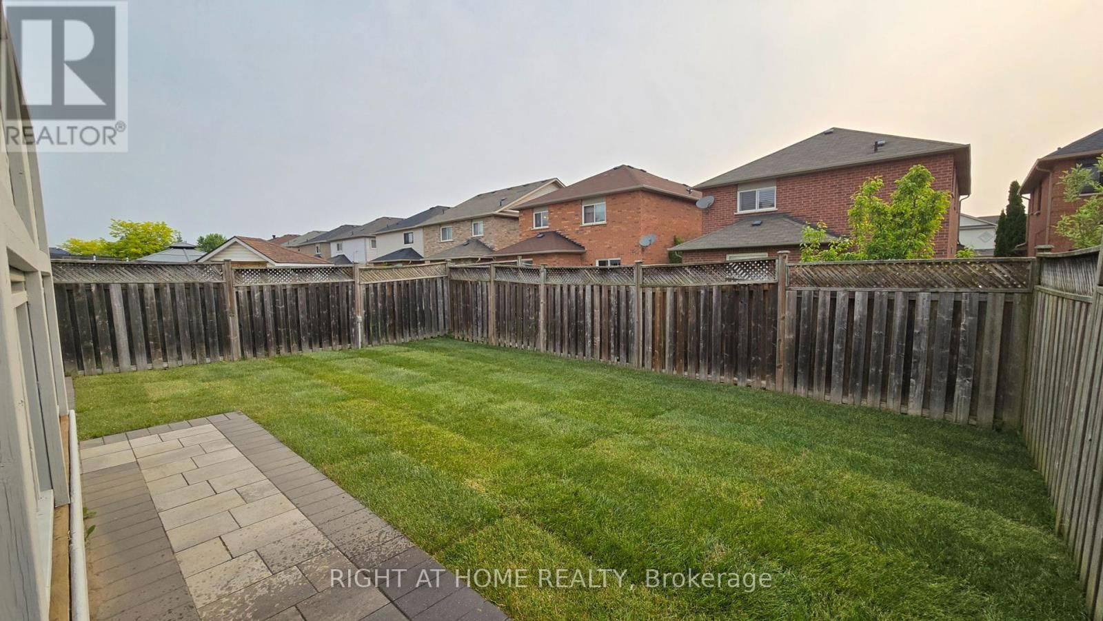 92 LONGUEUIL PLACE Image 45