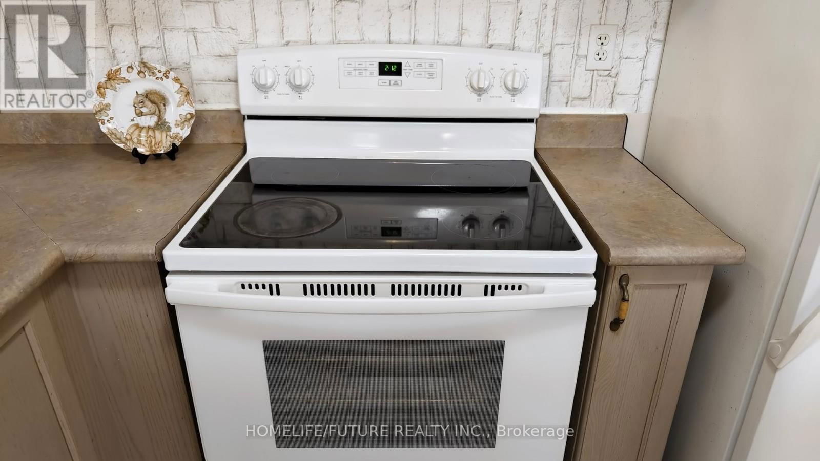 47 - 435 MIDDLEFIELD ROAD Image 10