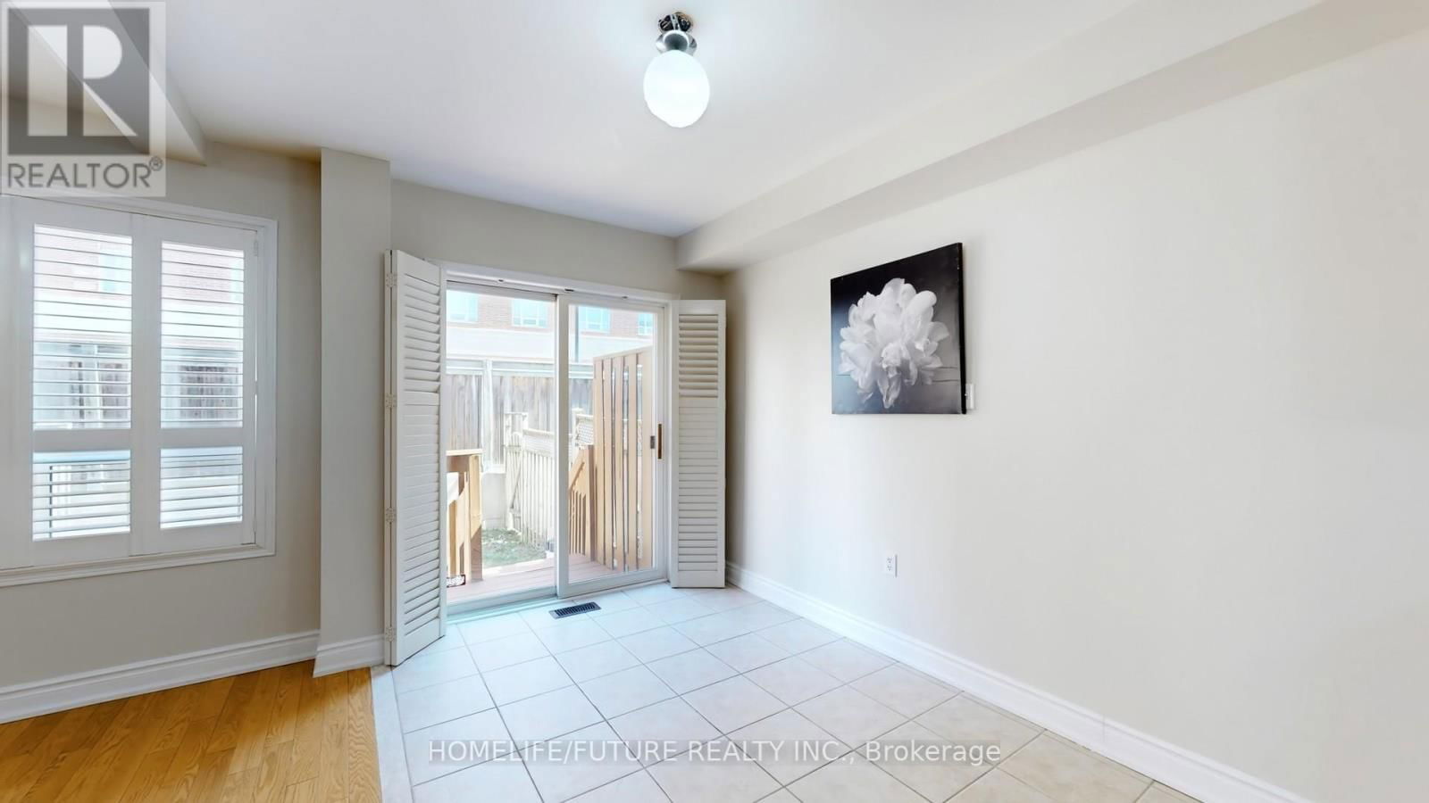 47 - 435 MIDDLEFIELD ROAD Image 12