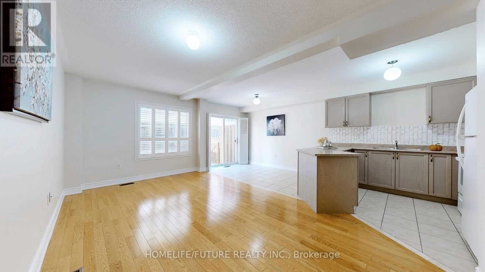 47 - 435 MIDDLEFIELD ROAD Image 4