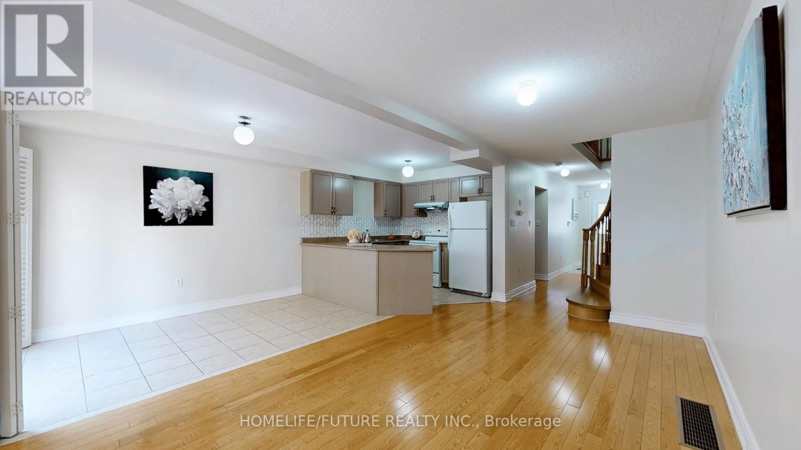 47 - 435 MIDDLEFIELD ROAD Image 5