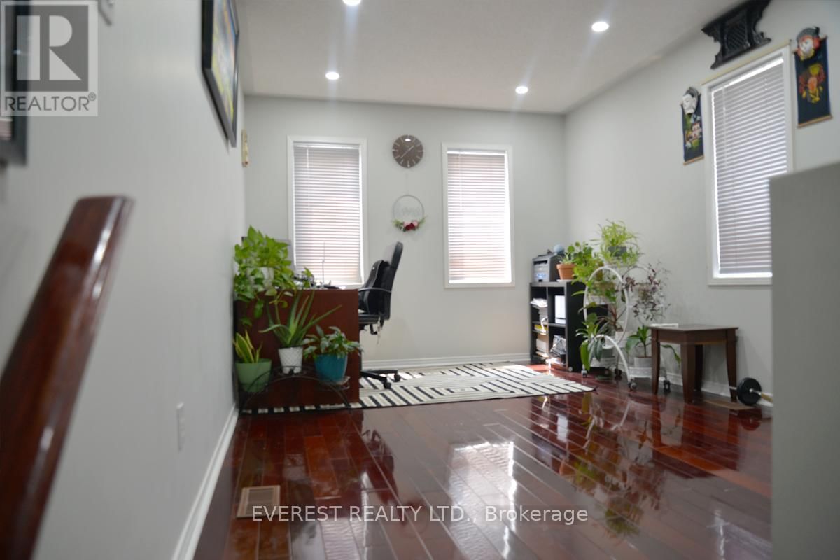 25 BRIDLEGROVE DRIVE Image 16
