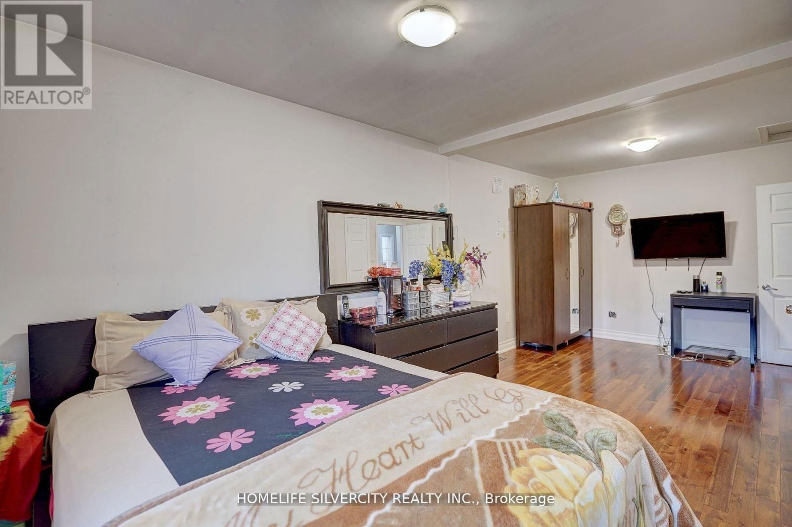 161 AUGUST AVENUE Image 14
