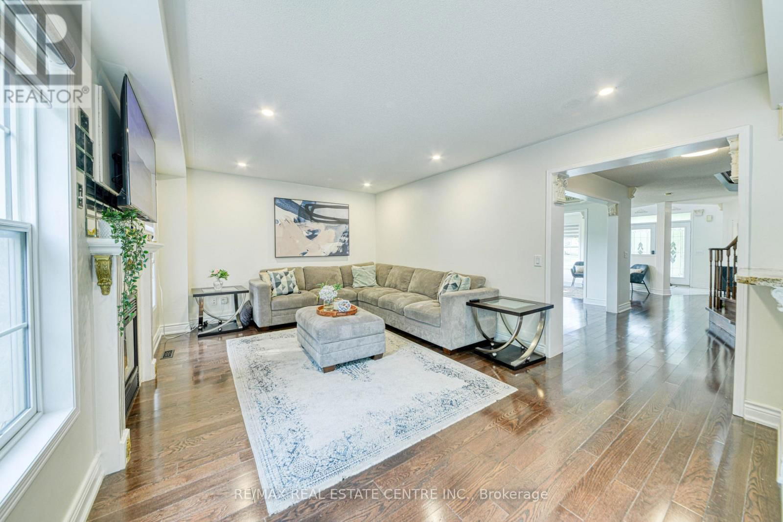 3100 COUNTRY LANE Image 13