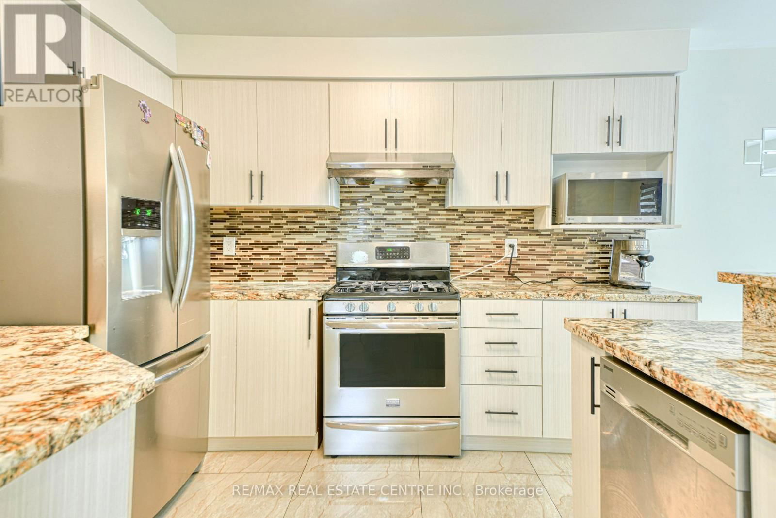 3100 COUNTRY LANE Image 14