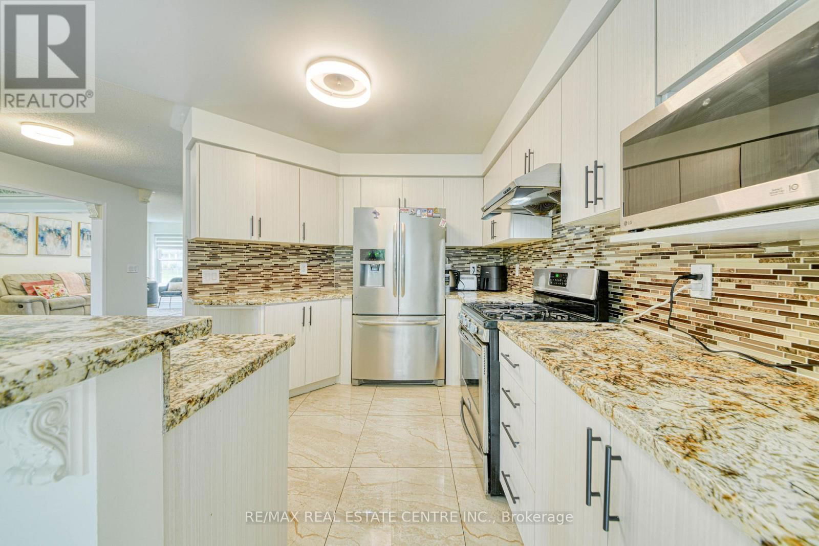 3100 COUNTRY LANE Image 15
