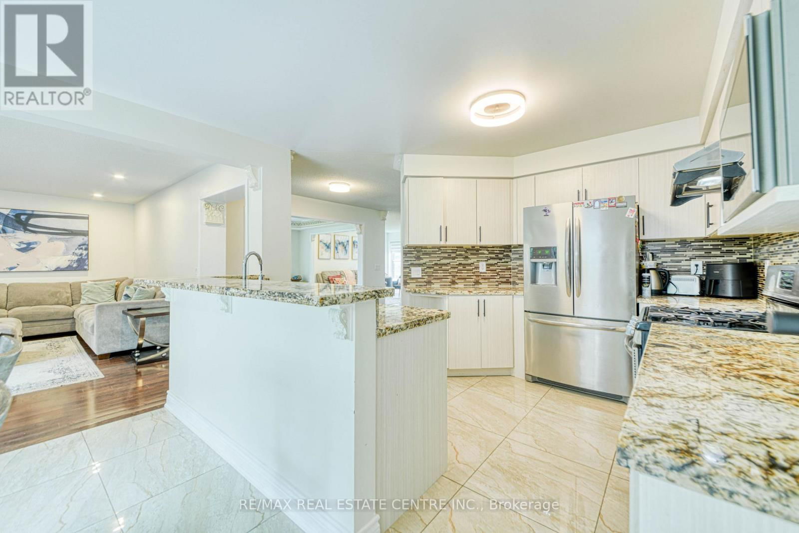 3100 COUNTRY LANE Image 16