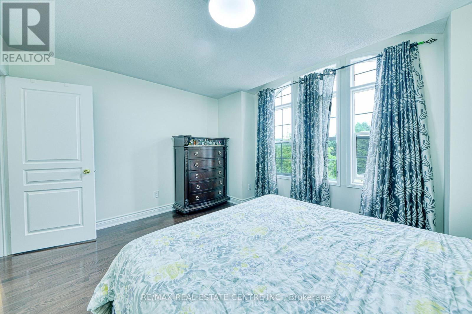 3100 COUNTRY LANE Image 29