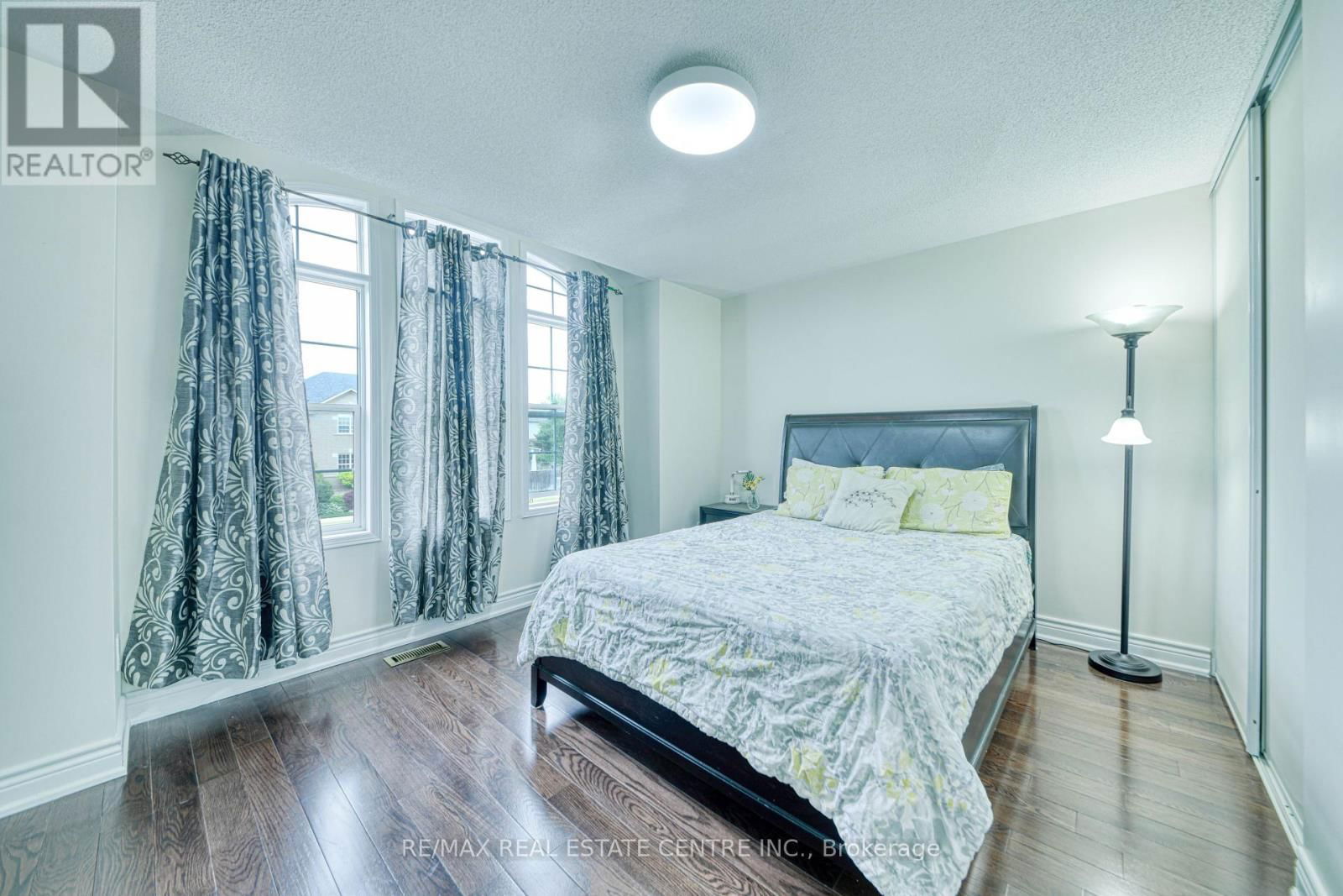 3100 COUNTRY LANE Image 30