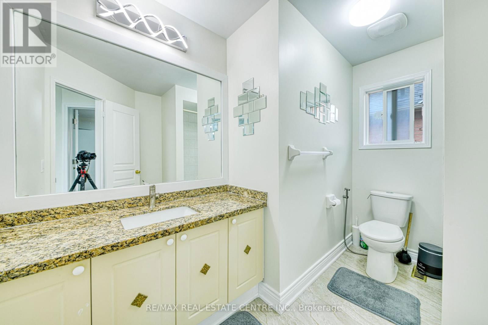 3100 COUNTRY LANE Image 35