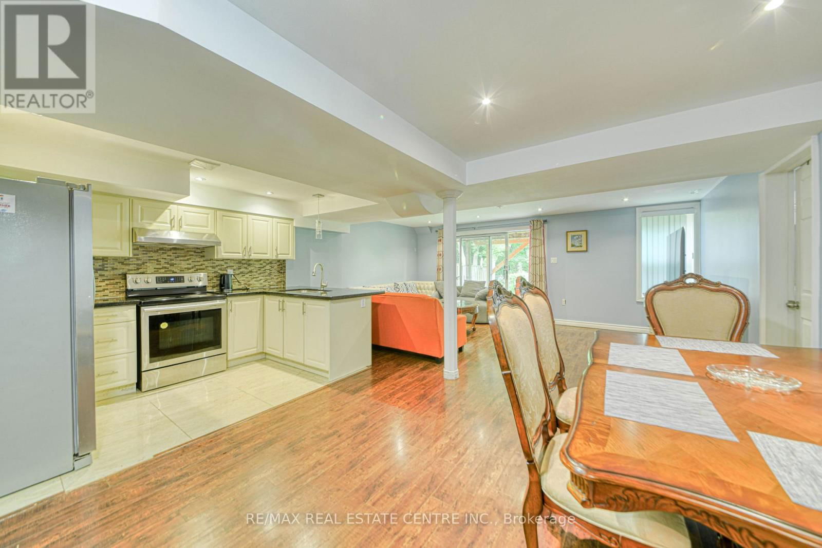 3100 COUNTRY LANE Image 40