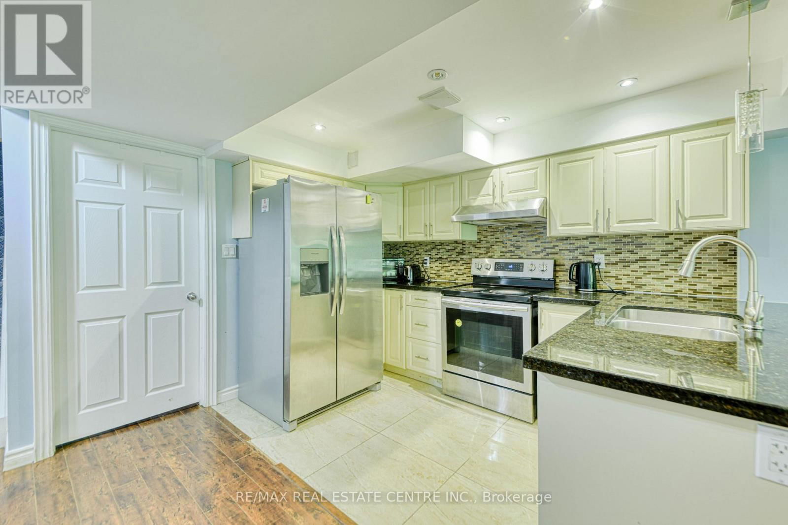 3100 COUNTRY LANE Image 41