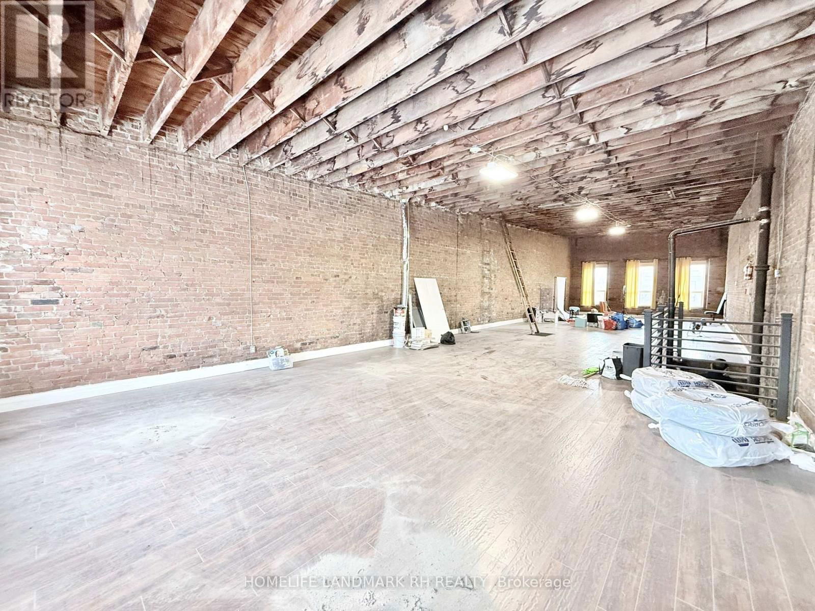 105-107 BROCK STREET SOUTH Image 33
