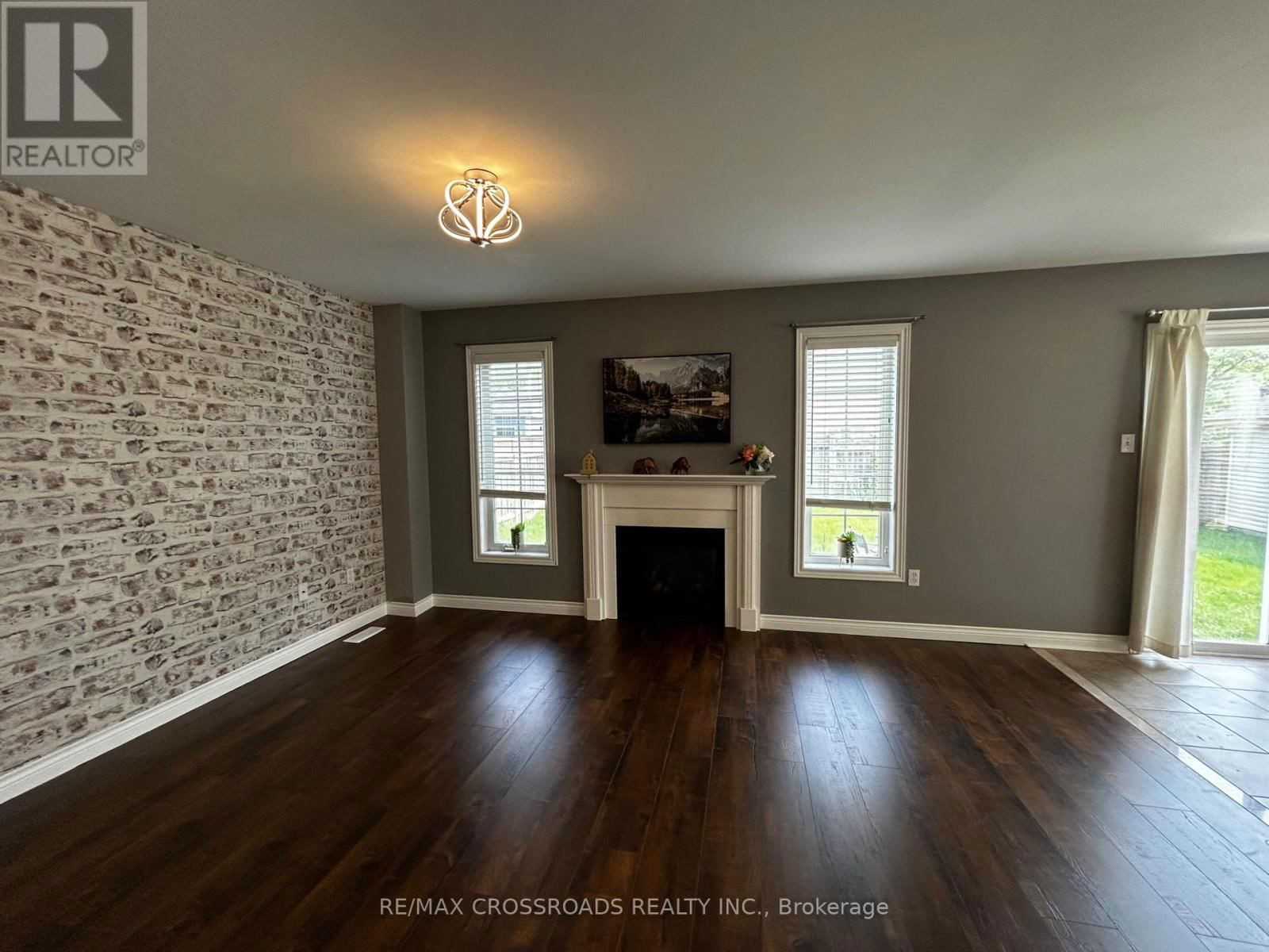 33 BUGELLI DRIVE Image 11