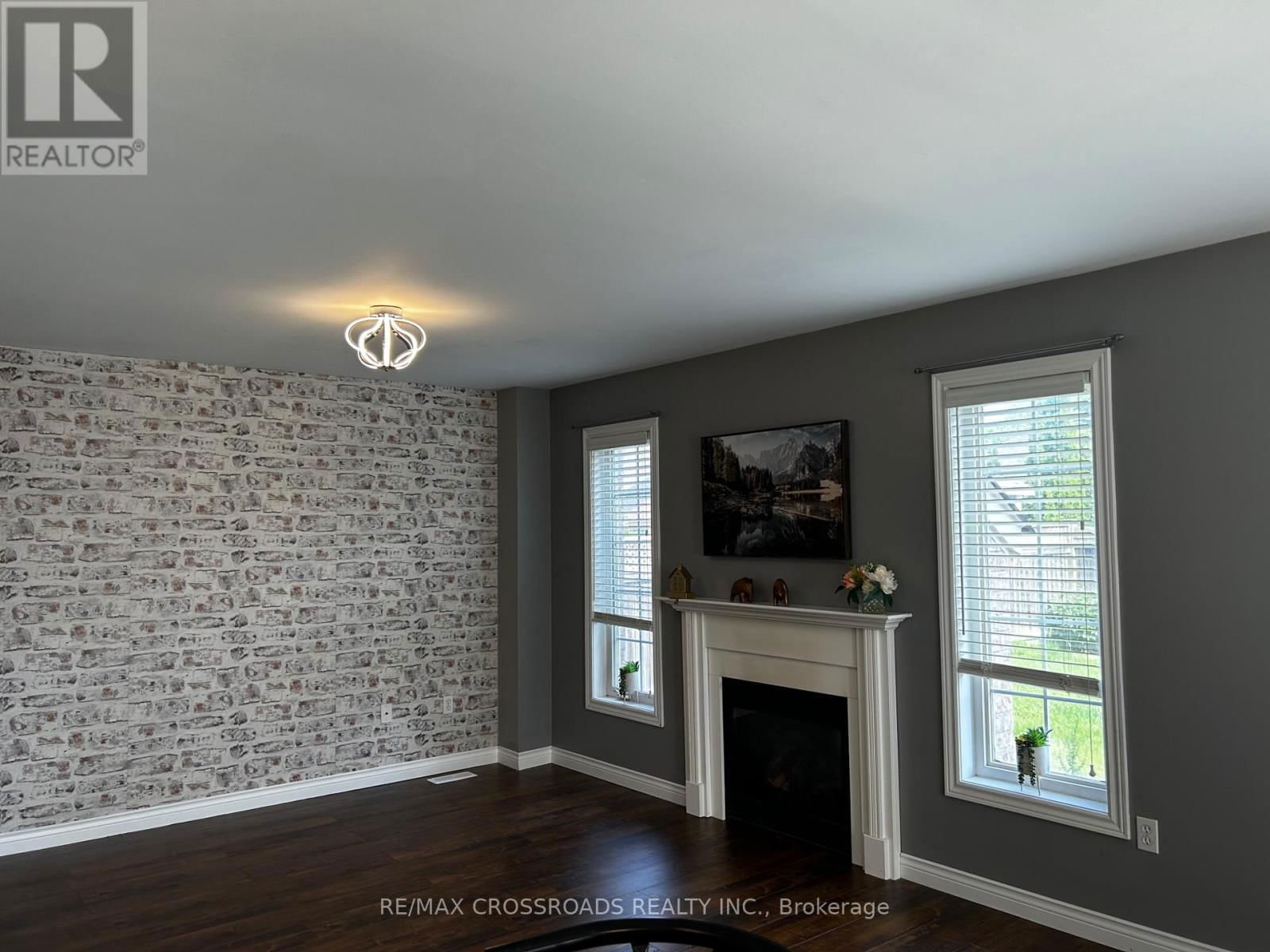 33 BUGELLI DRIVE Image 12