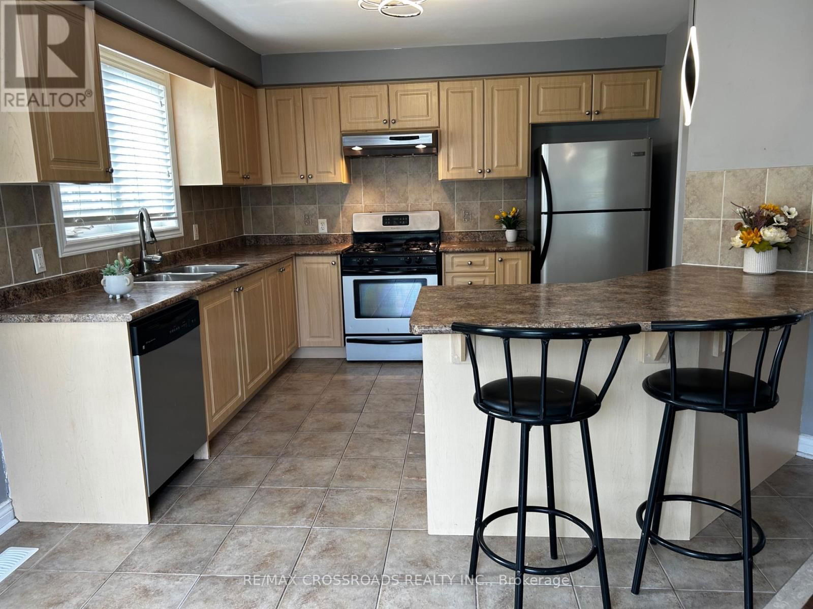 33 BUGELLI DRIVE Image 15