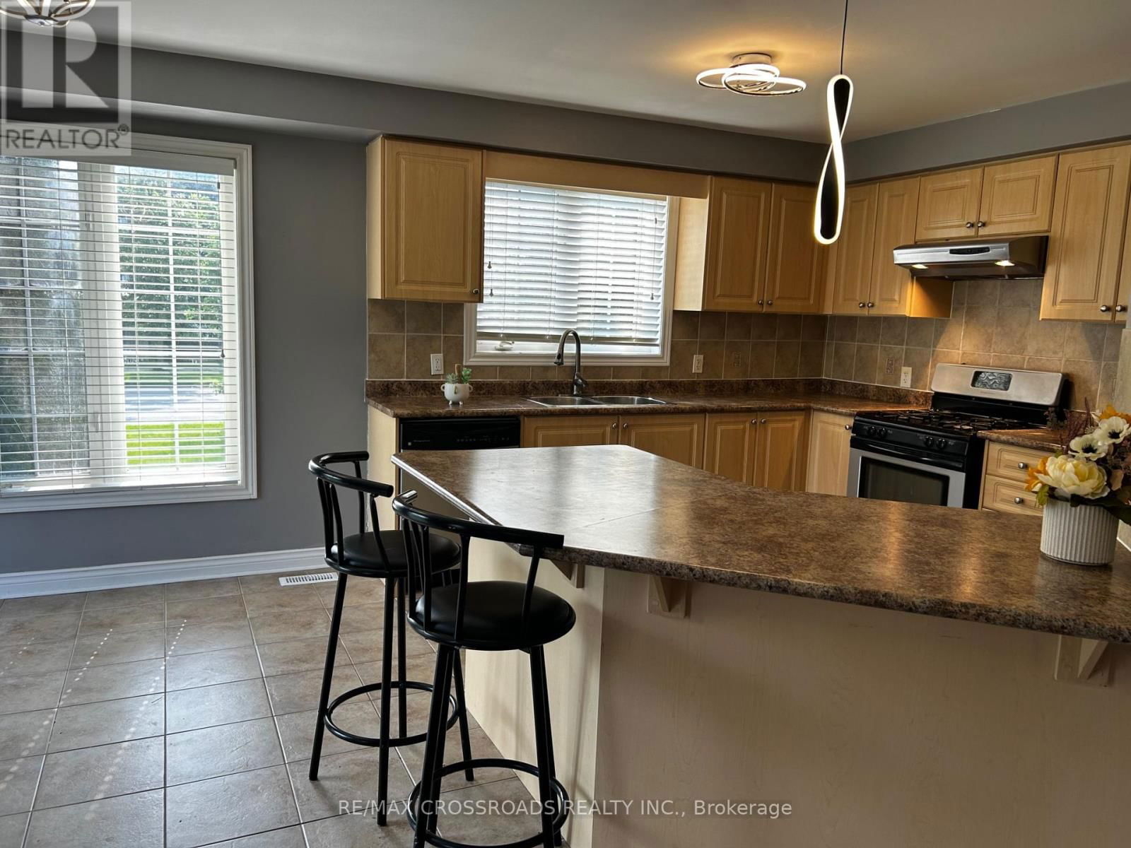 33 BUGELLI DRIVE Image 16