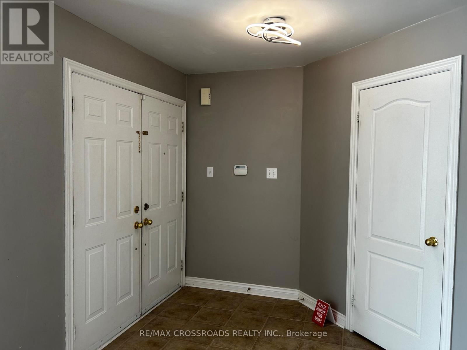 33 BUGELLI DRIVE Image 17