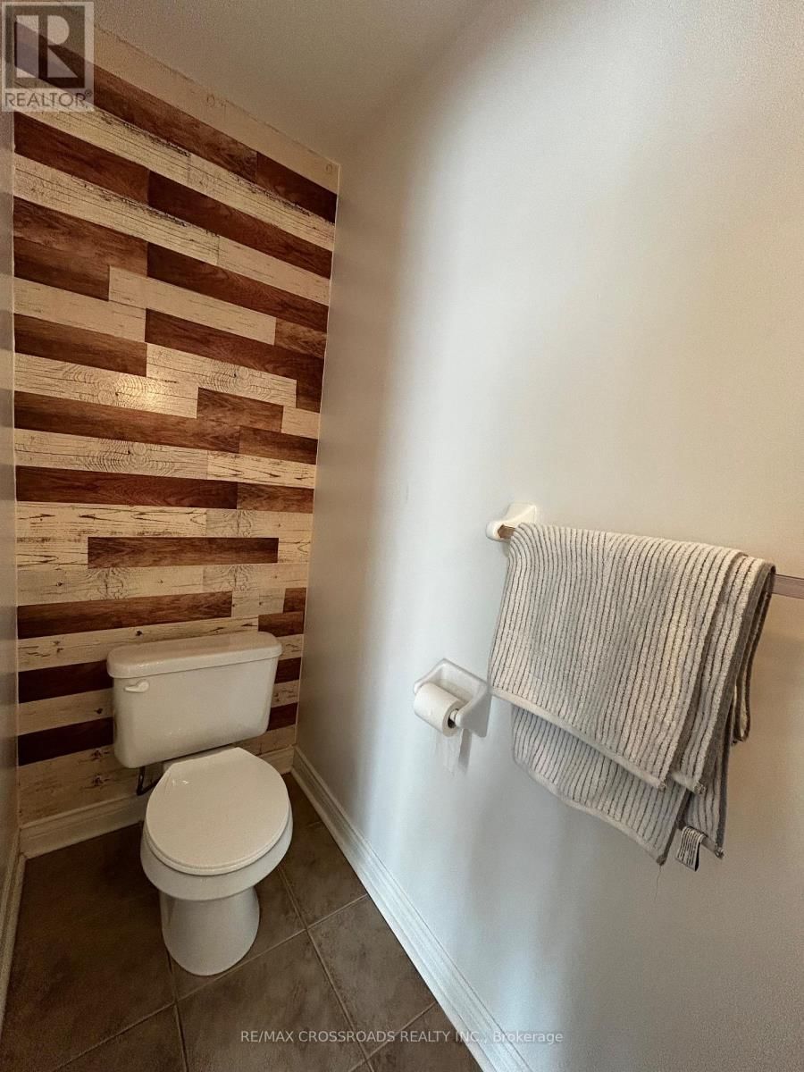 33 BUGELLI DRIVE Image 19