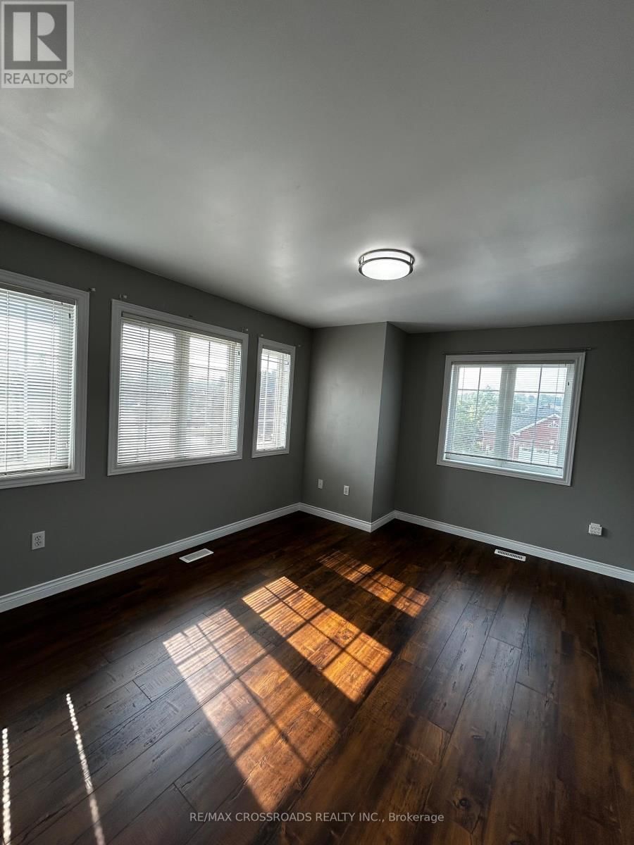 33 BUGELLI DRIVE Image 21