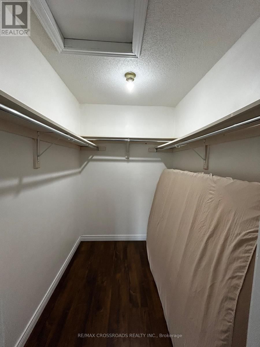 33 BUGELLI DRIVE Image 27