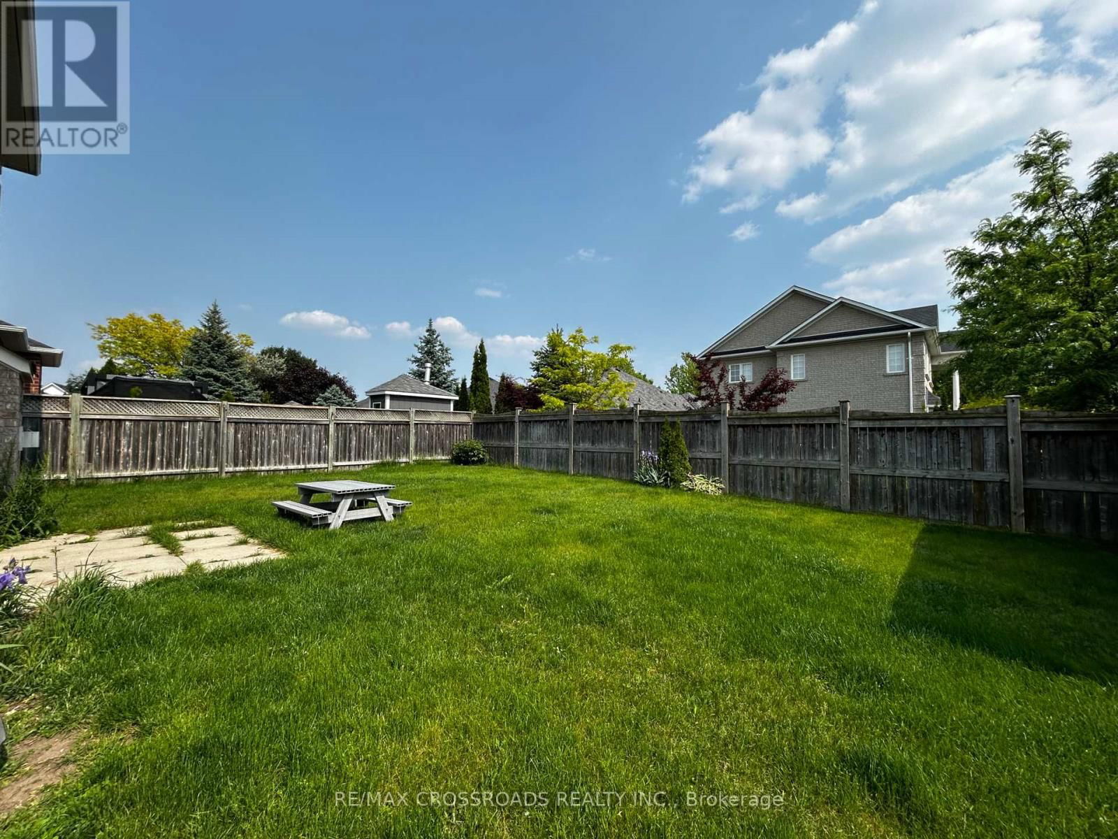 33 BUGELLI DRIVE Image 34