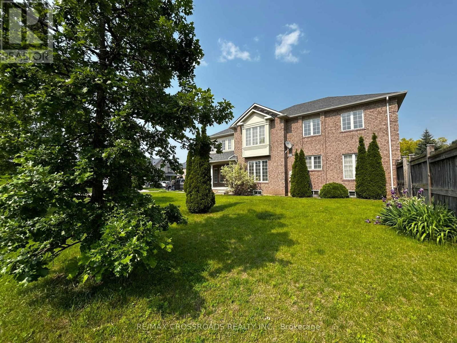 33 BUGELLI DRIVE Image 4