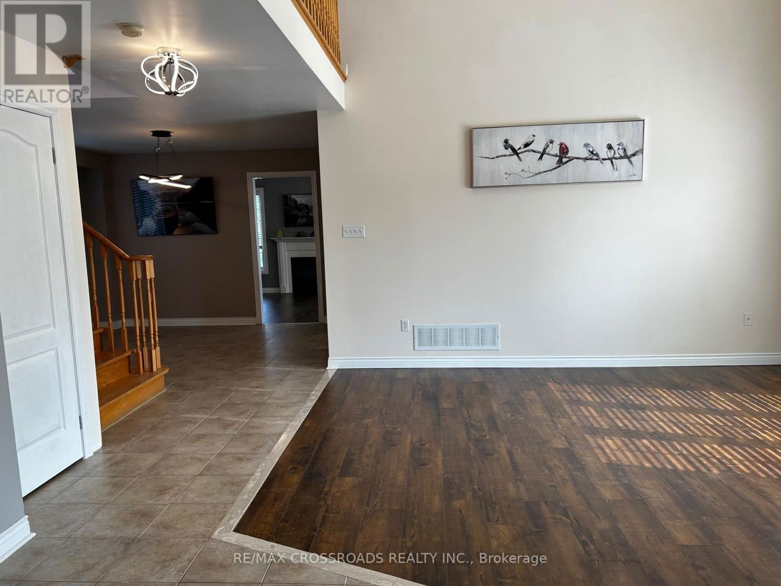 33 BUGELLI DRIVE Image 8