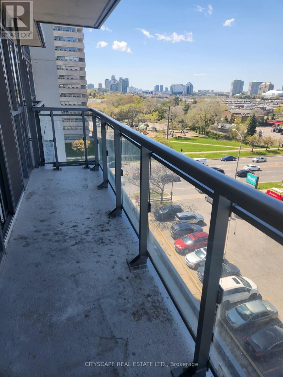 616 - 30 MEADOWGLEN PLACE Image 31