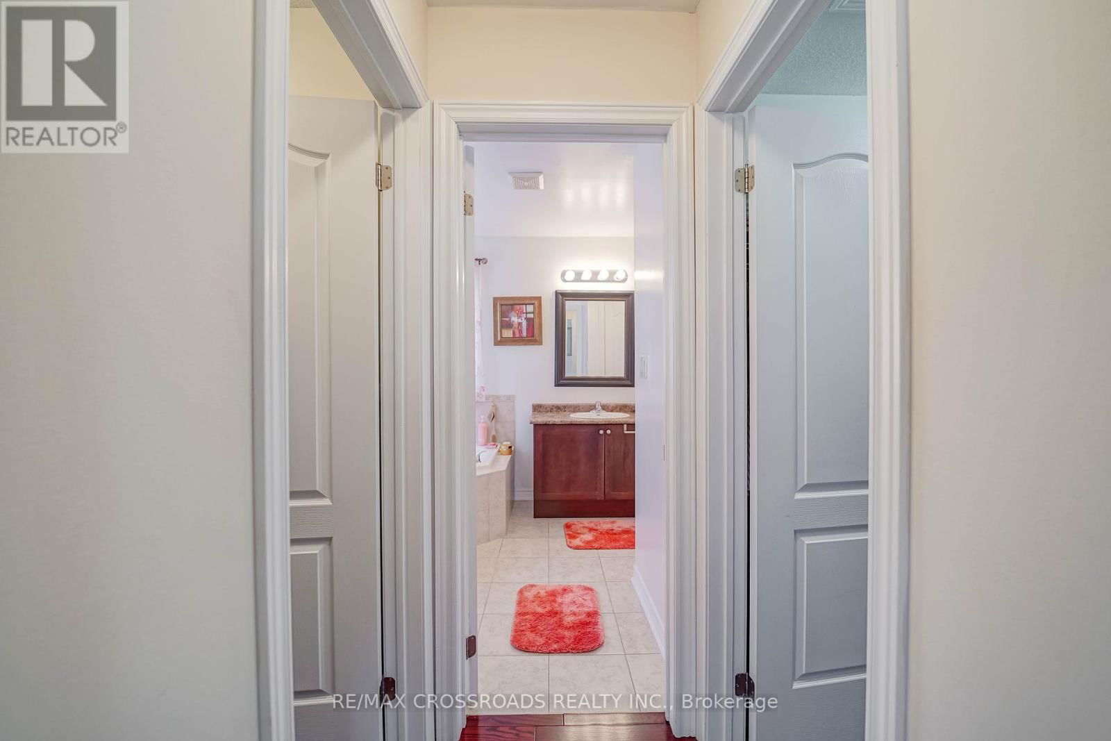1383 LANGLEY CIRCLE Image 25