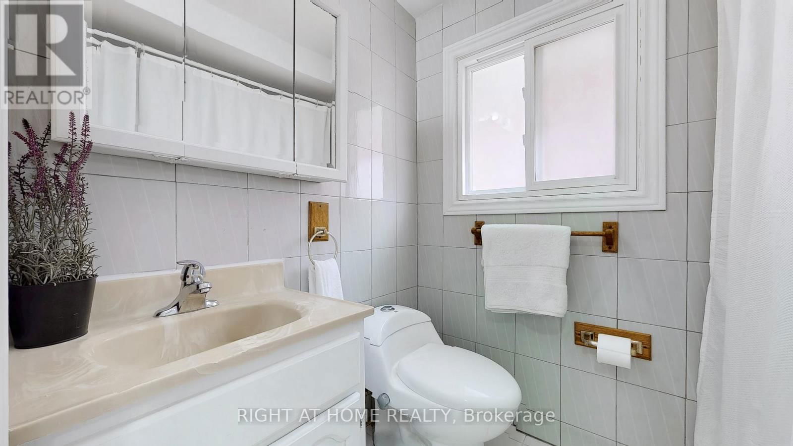 12A KENMORE AVENUE Image 23