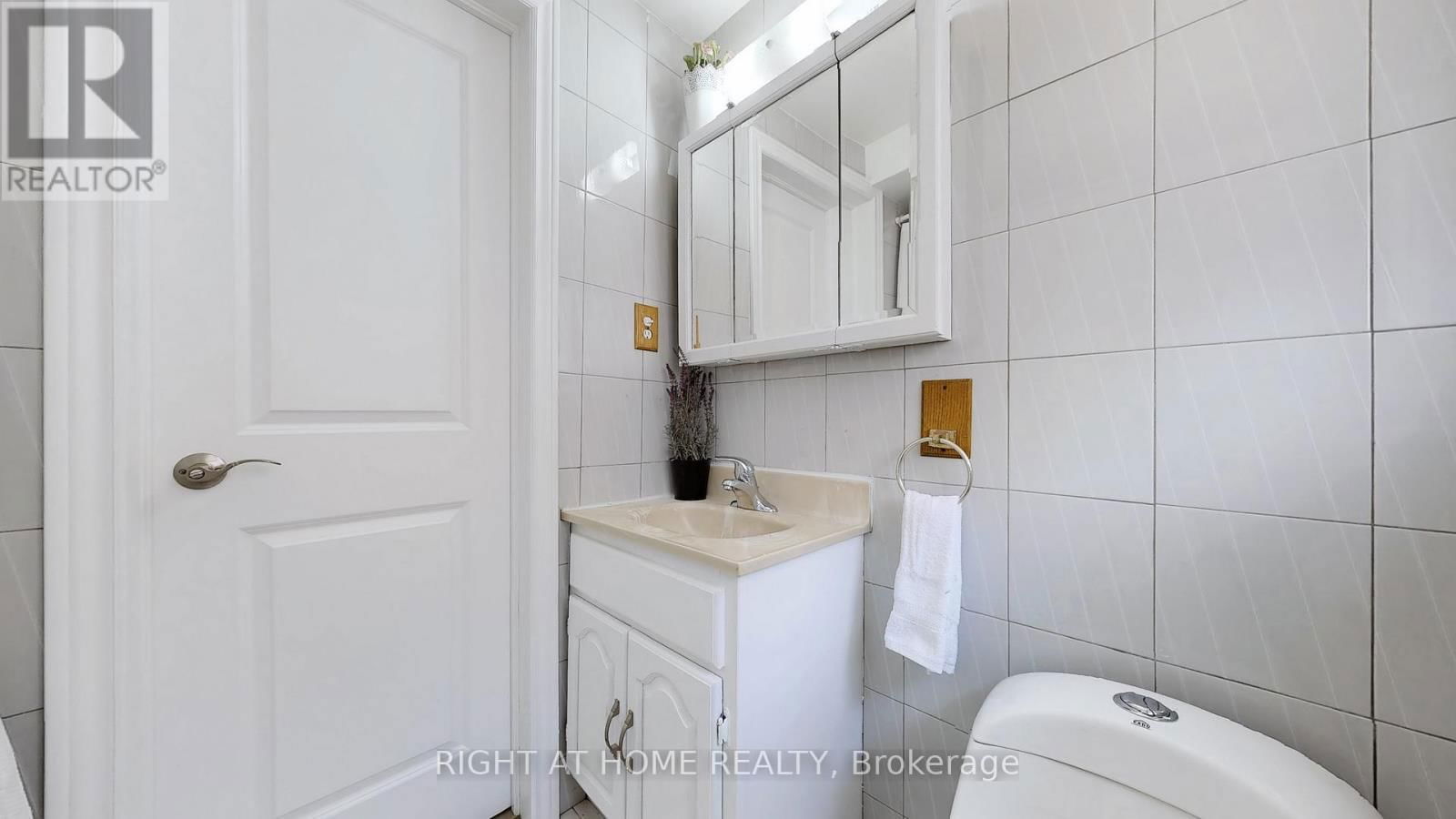 12A KENMORE AVENUE Image 24