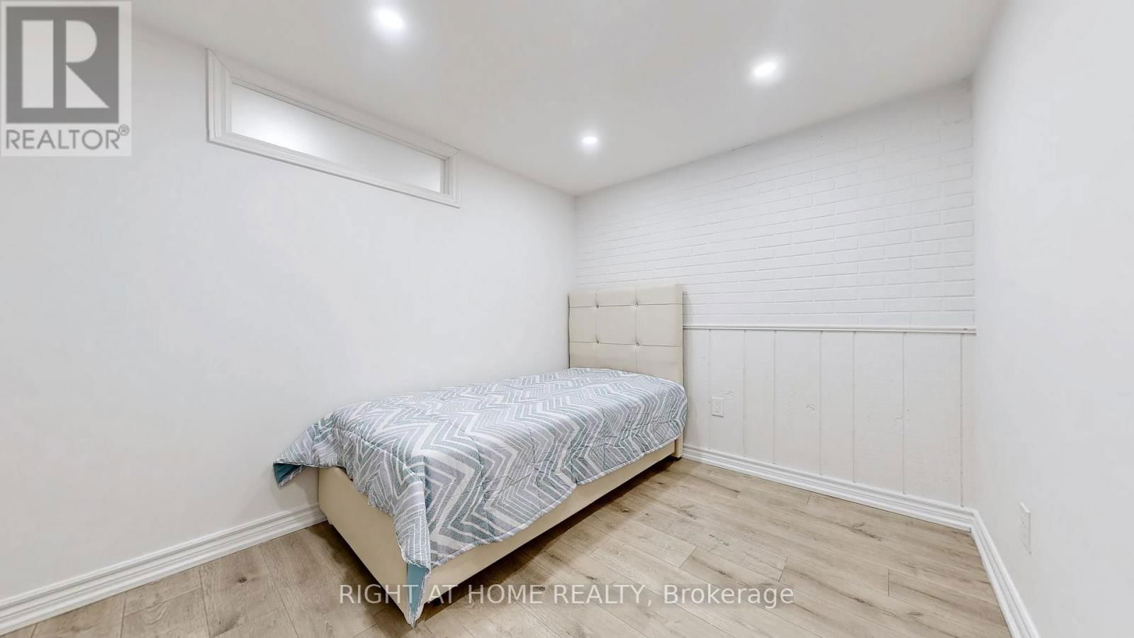 12A KENMORE AVENUE Image 31