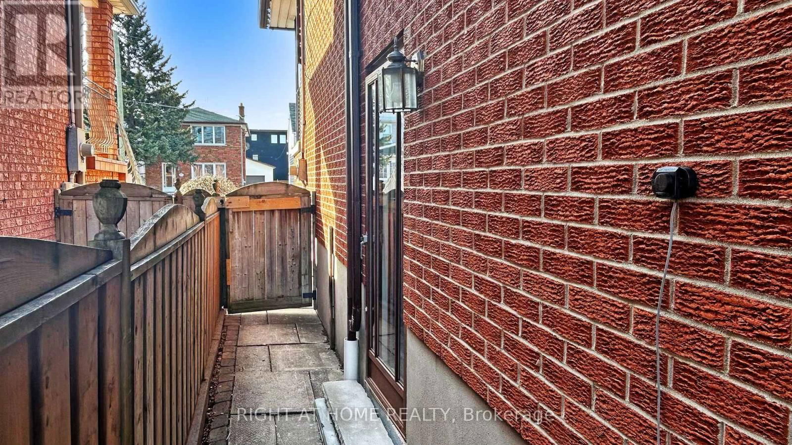 12A KENMORE AVENUE Image 40
